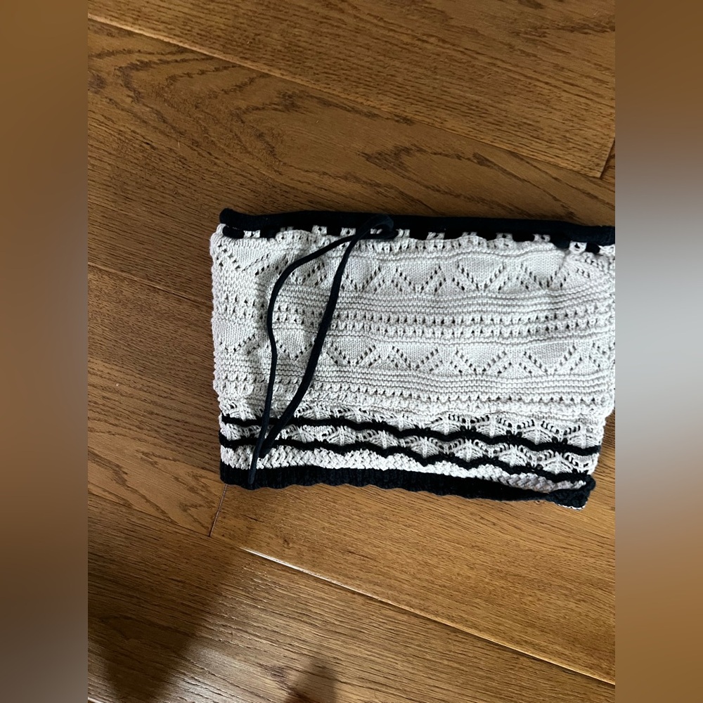 Hollister Black and White Crochet Detail